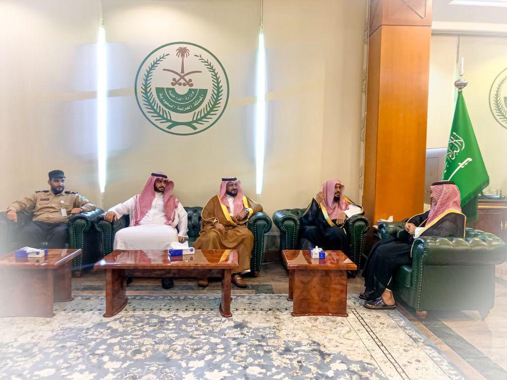 محافظ ينبع يلتقي بالمدير العام لفرع وزارة الشؤون الإسلامية بمنطقة المدينة المنورة