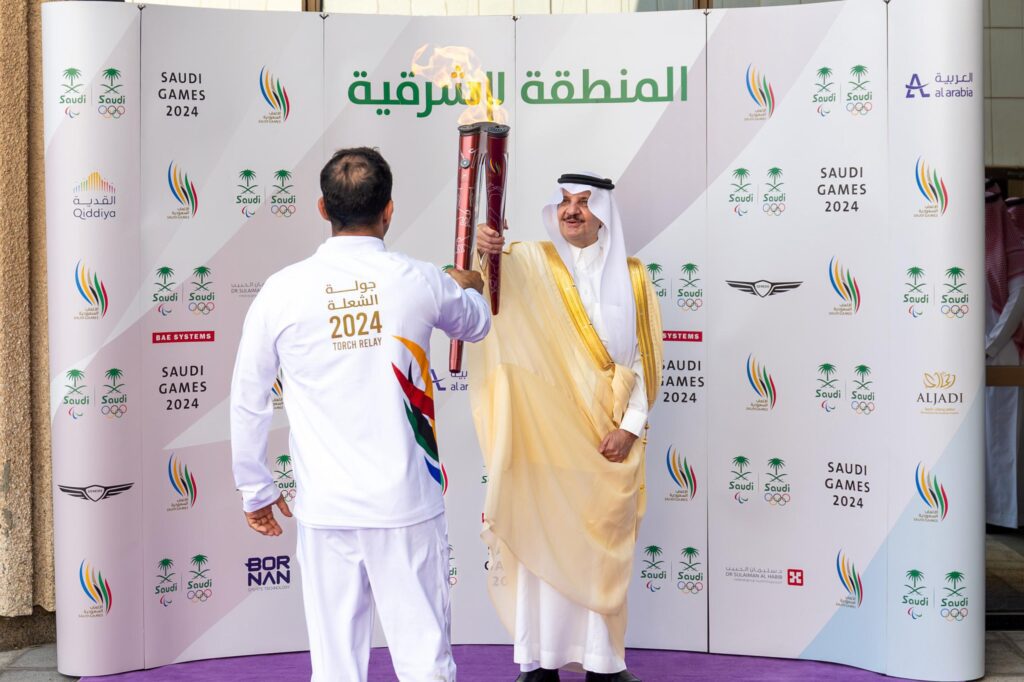 “أمير الشرقية”….يتسلم شعلة دورة الألعاب السعودية 2024