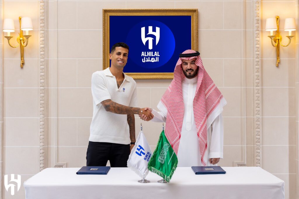 الهلال يعلن ضم جواو كانسيلو