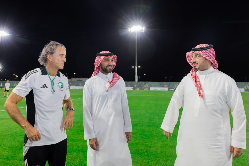 الفيصل يزور مقر تدريبات الأخضر في جدة استعداداً للقاء أندونيسيا ضمن تصفيات كأس العالم