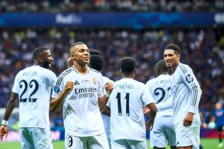 مبابي سجل هدفه الأول.. ريال مدريد يقهر أتالانتا في 9 دقائق ويتوج بالسوبر الأوروبي