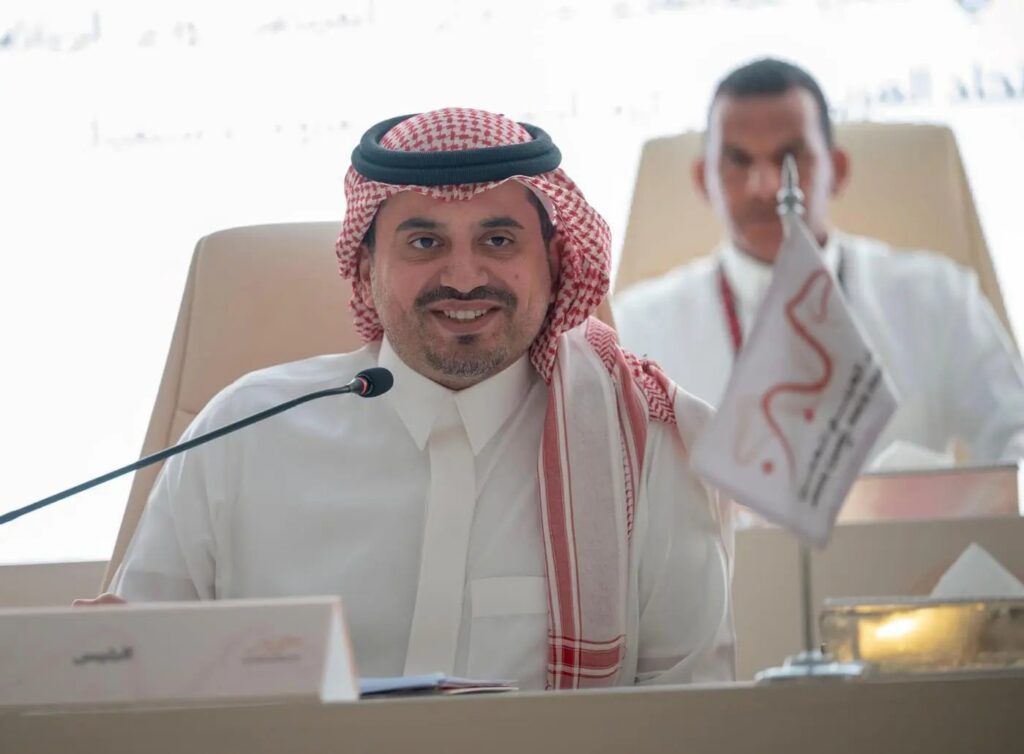تزكية الأمير فهد بن جلوي رئيساً للجنة التنفيذية في الاتحاد العربي للهجن تزكية الأمير فهد بن جلوي رئيساً للجنة التنفيذية في الاتحاد العربي للهجن