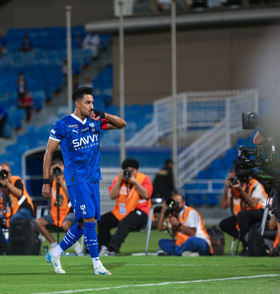 بثلاثية نظيفة.. الهلال يتغلب على الرياض