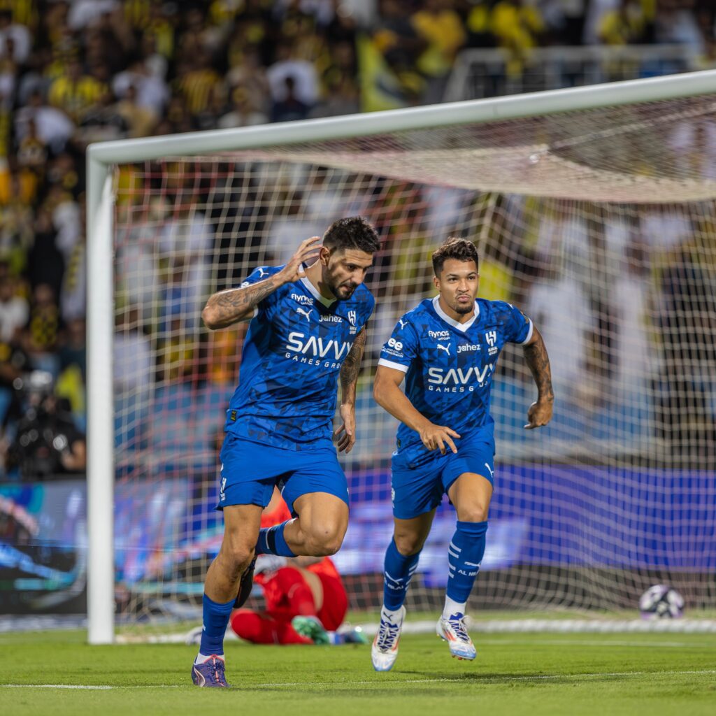 كلاسيكو السعودية هلالي.. الهلال يفوز على الاتحاد بنتيجة 1-3 في جولة نحلم ونحقق كلاسيكو السعودية هلالي.. الهلال يفوز على الاتحاد بنتيجة 1-3 في جولة نحلم ونحقق