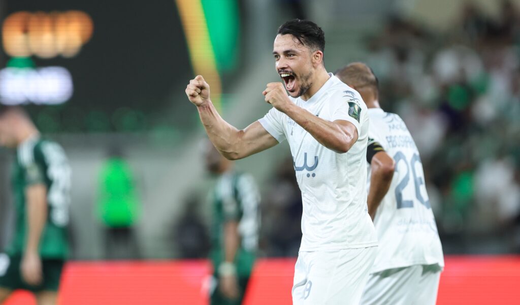 الجندل يُحدِث المفاجأة ويصعد لدور الـ 16 من كأس خادم الحرمين الشريفين بعد فوزه على الأهلي 2-1 الجندل يُحدِث المفاجأة ويصعد لدور الـ 16 من كأس خادم الحرمين الشريفين بعد فوزه على الأهلي 2-1
