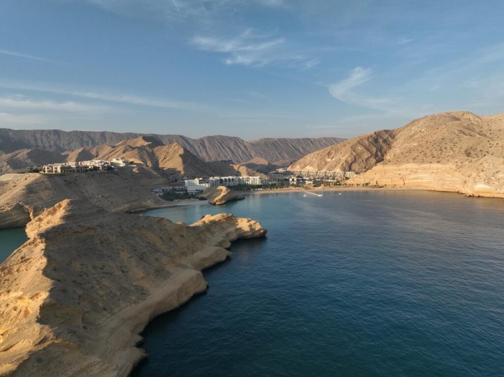 جميرا خليج مسقط يستضيف أول ماراثون للسباحة في مياه عُمان المفتوحة لمسافة أولمبية تحت عنوان “OMSWIM جميرا خليج مسقط يستضيف أول ماراثون للسباحة في مياه عُمان المفتوحة لمسافة أولمبية تحت عنوان “OMSWIM
