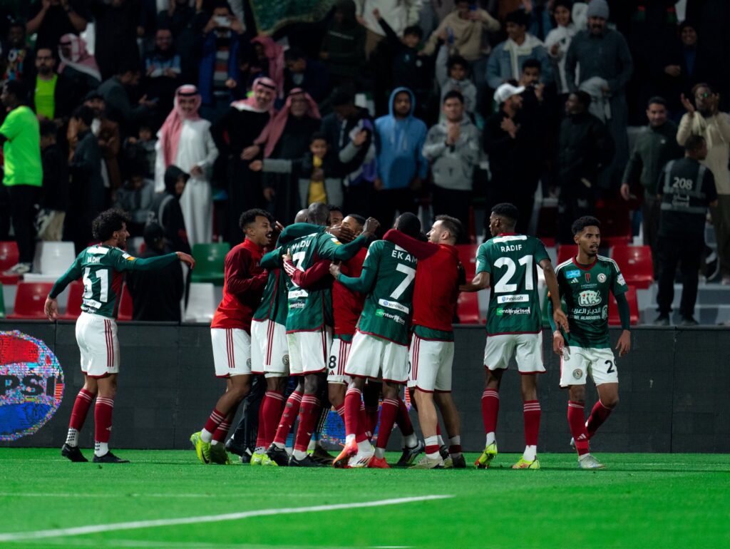 الاتفاق يتغلب على الشباب بثلاثة أهداف مقابل هدف في الجولة الـ 18 من منافسات الدوري السعودي للمحترفين الاتفاق يتغلب على الشباب بثلاثة أهداف مقابل هدف في الجولة الـ 18 من منافسات الدوري السعودي للمحترفين