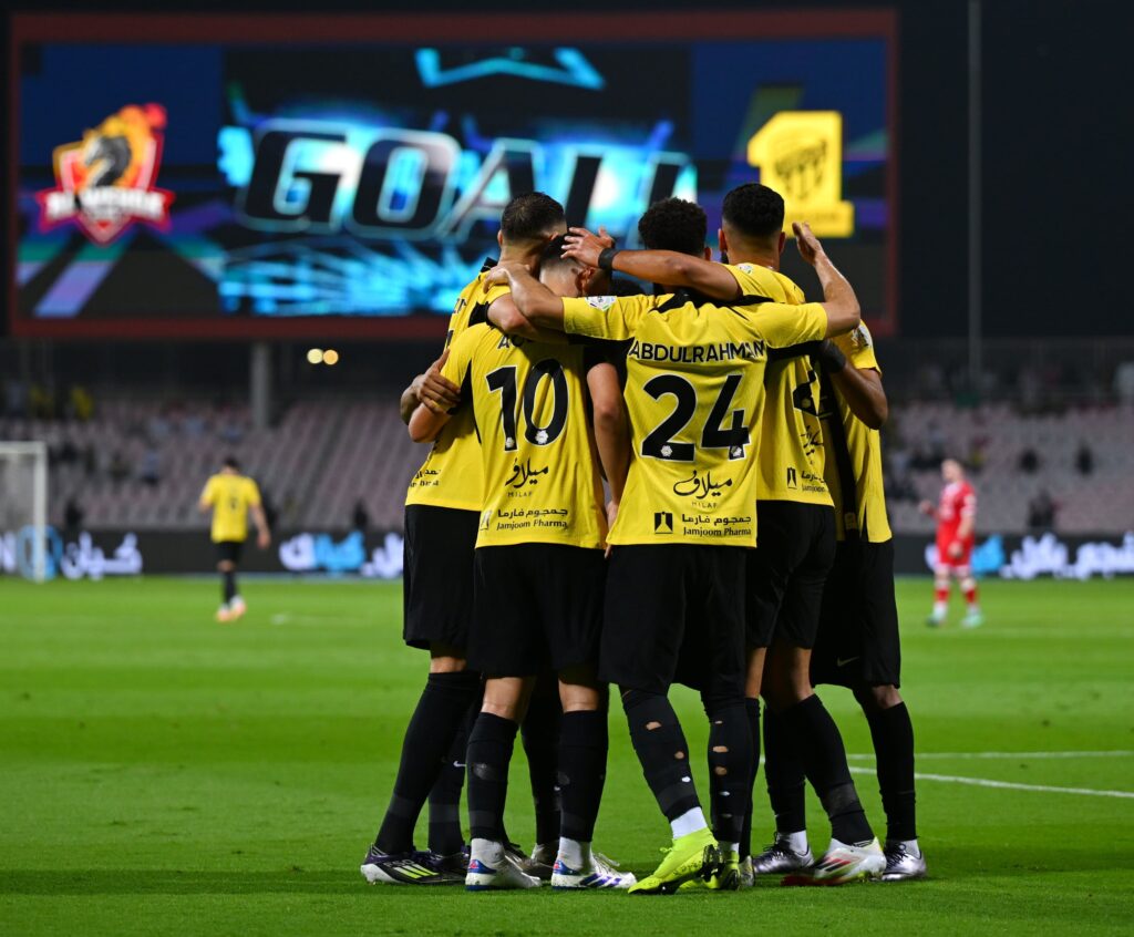 الاتحاد يفوز على الوحدة برباعية.. ويعزز صدارته للدوري