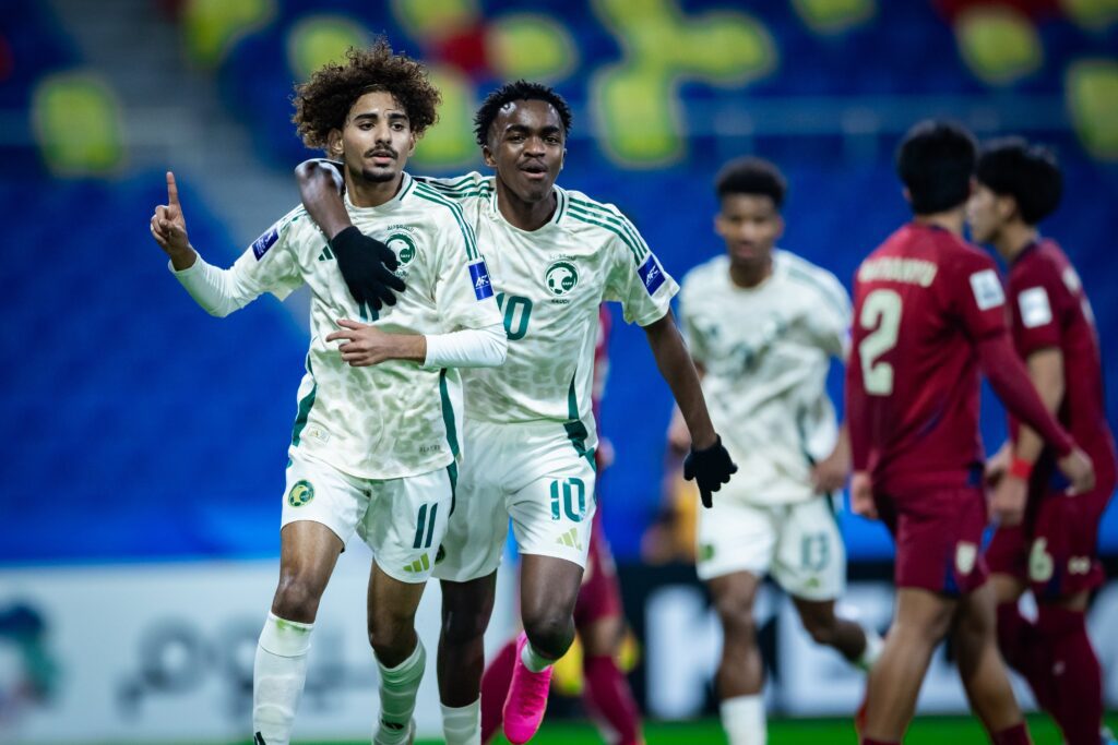 ‏الأخضر تحت 17 عامًا يفوز على نظيره التايلاندي 3 – 1 ويتأهل إلى كأس العالم 2025