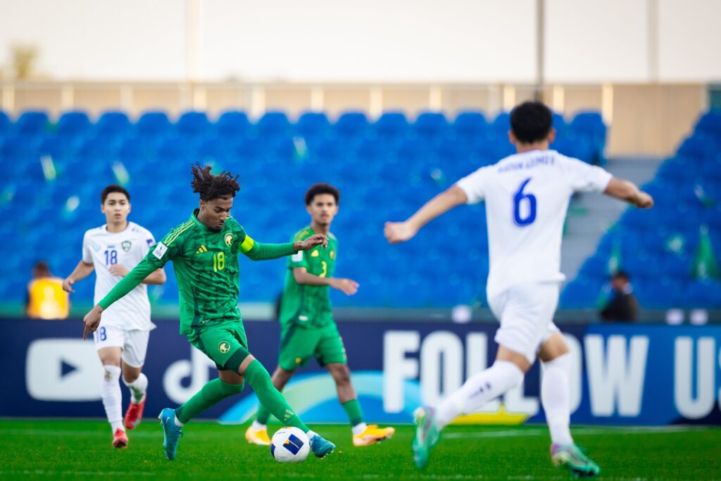 المنتخب السعودي تحت 17 عام يخسر من نظيره الأوزبكي بهدفين في نهائي كأس آسيا للناشئين المنتخب السعودي تحت 17 عام يخسر من نظيره الأوزبكي بهدفين في نهائي كأس آسيا للناشئين