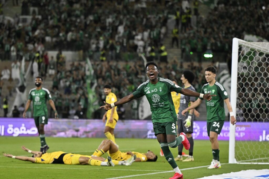 بهدفين دون مقابل.. الأهلي يفوز على التعاون في الجولة الـ 30 ضمن منافسات الدوري السعودي للمحترفين