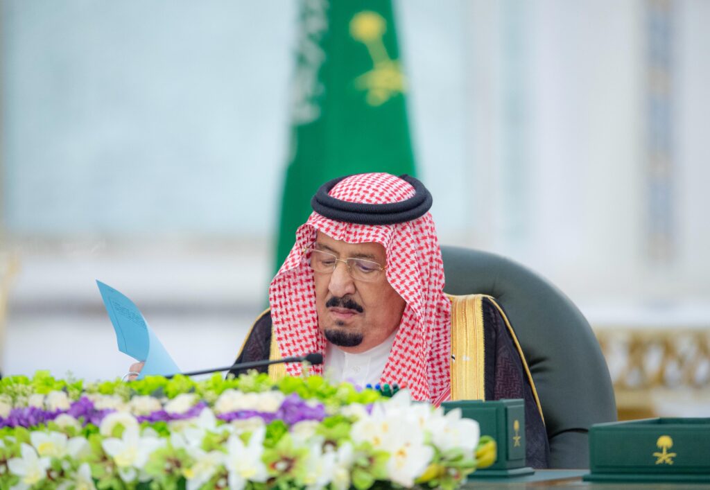 خادم الحرمين الشريفين يرأس جلسة مجلس الوزراء