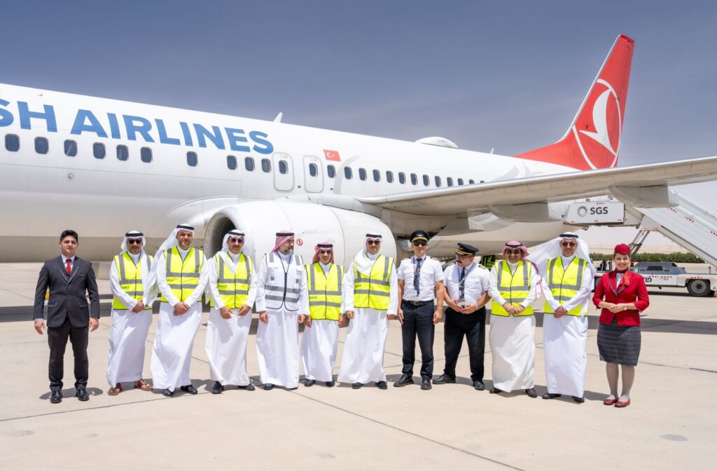 سمو محافظ الأحساء يدشّن أولى الرحلات المباشرة بين مطار الأحساء الدولي ومطار ريزا – أرتفين الدولي في تركيا