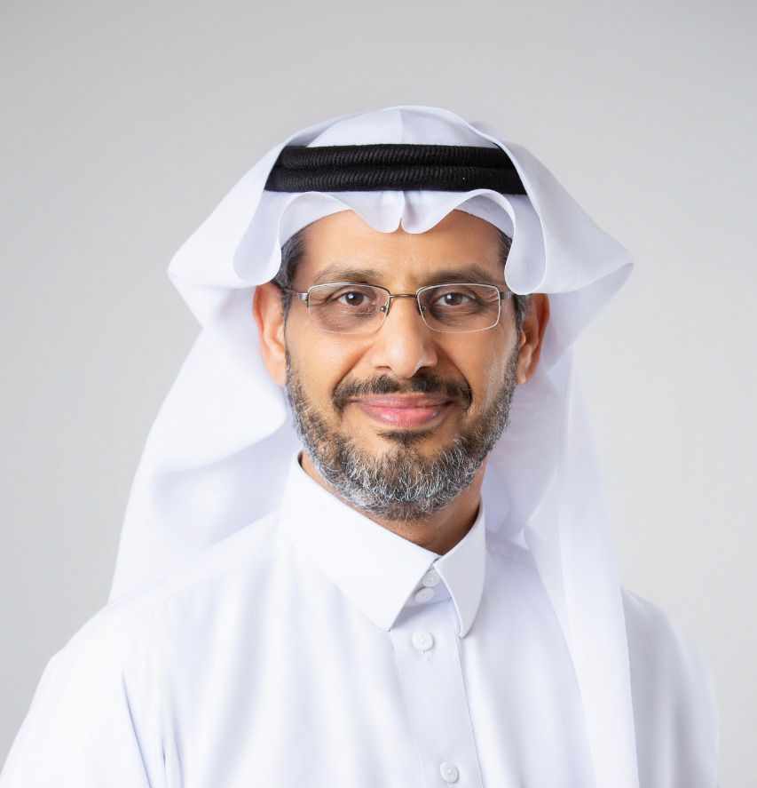 المستشار الإعلامي علي القرني يكشف تأثير التكنولوجيا على مستقبل الإعلام