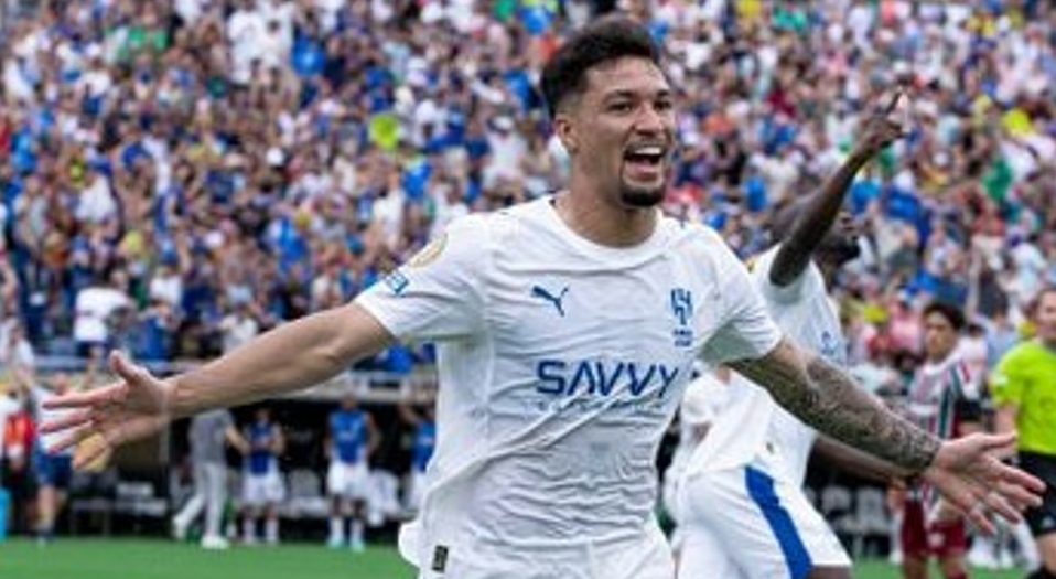 نجم الهلال ليوناردو يشعل صراع الهدافين في مونديال الأندية 2025