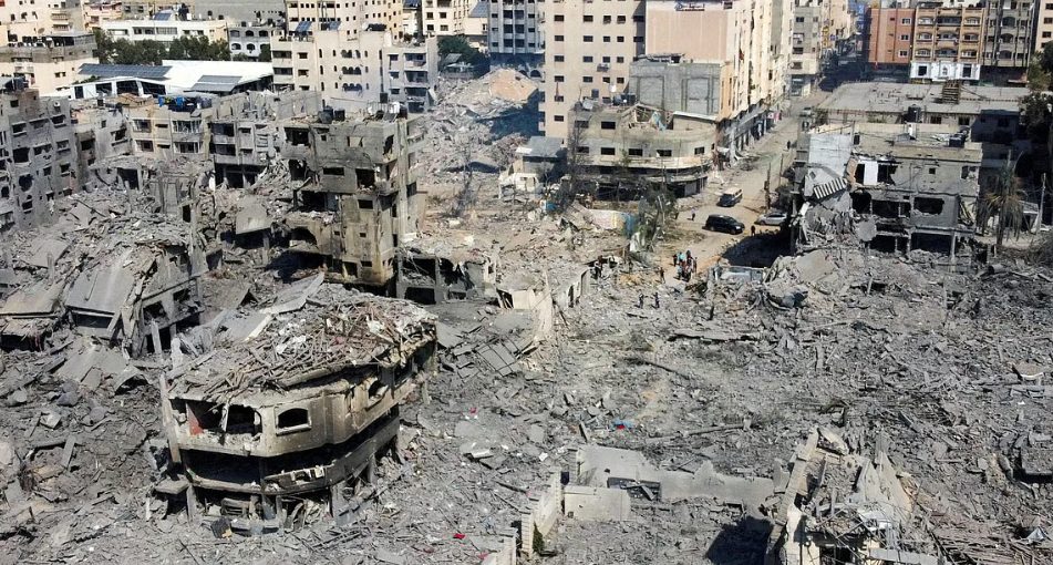 ارتفاع حصيلة الشهداء في قصف غزة إلى 51 بينهم صحفي ومنتظرو مساعدات