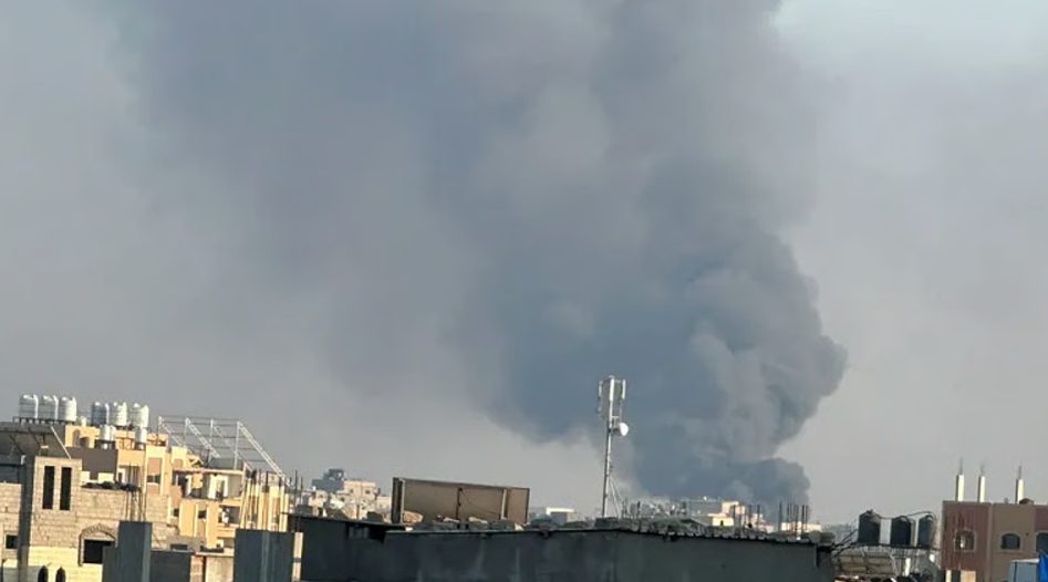 اقتحام واعتقال وحرق مستودع.. “الصحة العالمية” تندد بهجوم إسرائيلي استهدف طاقمها في غزة