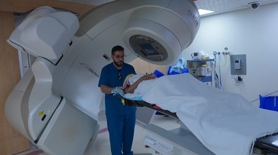 إنجاز طبي فريد في الدمام.. استعادة بصر طفلة بعد علاج ورم نادر بالشبكية إنجاز طبي فريد في الدمام.. استعادة بصر طفلة بعد علاج ورم نادر بالشبكية