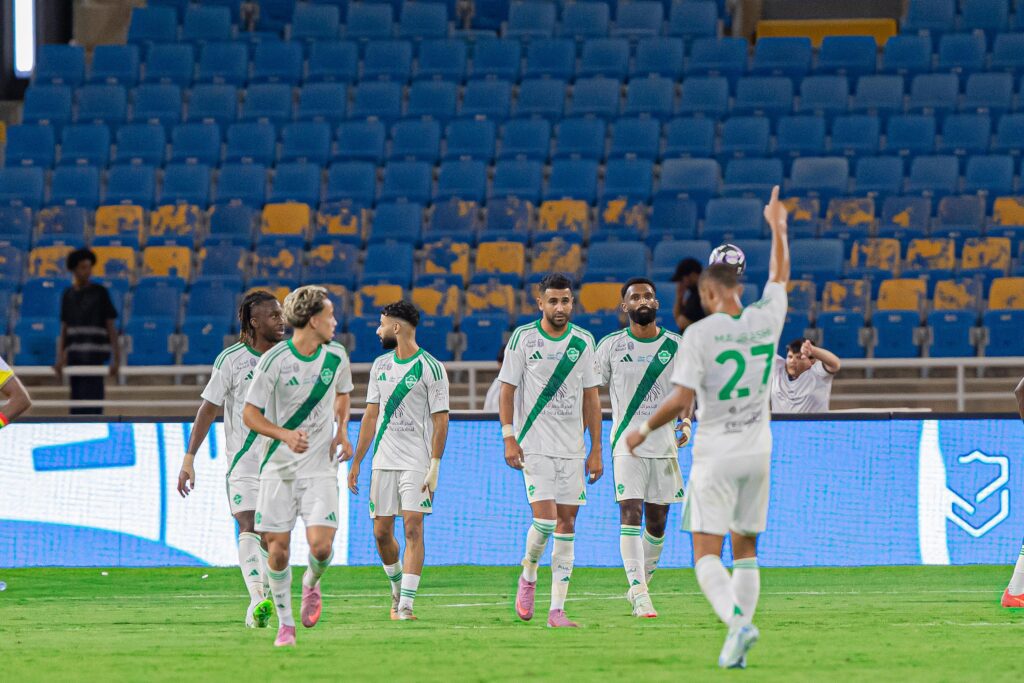 ‏‎الأهلي يفوز على الحزم بهدفين دون ردّ