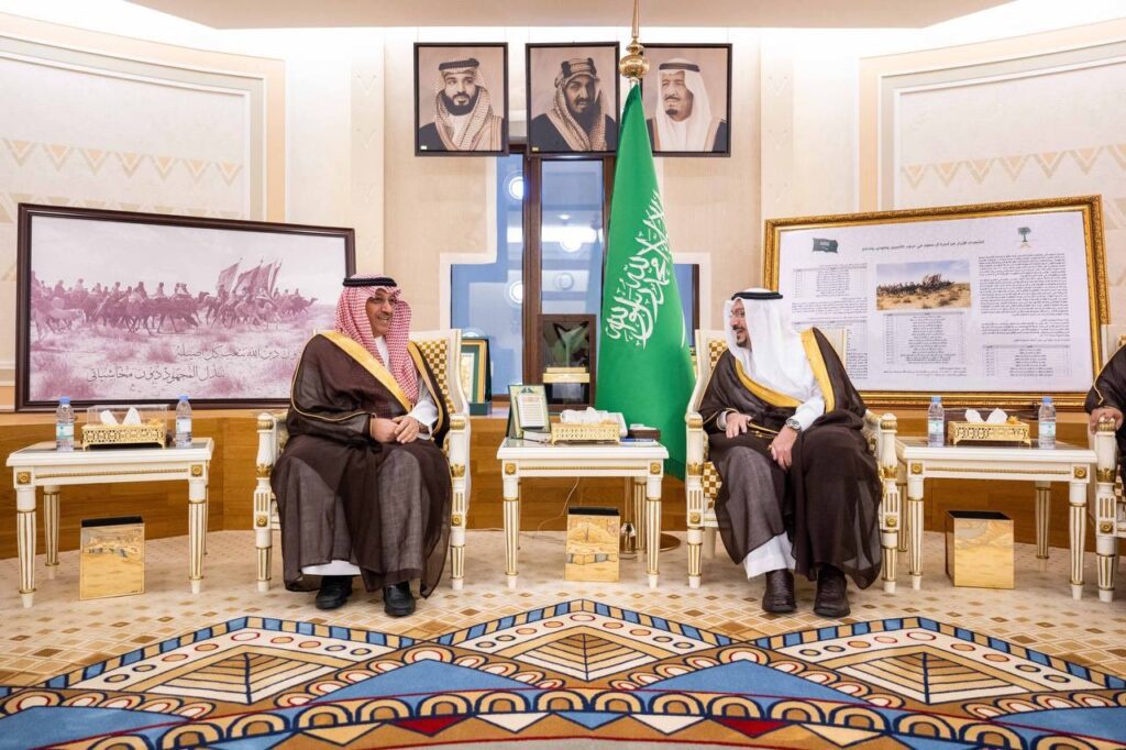 أمير منطقة القصيم يستقبل وزير التعليم