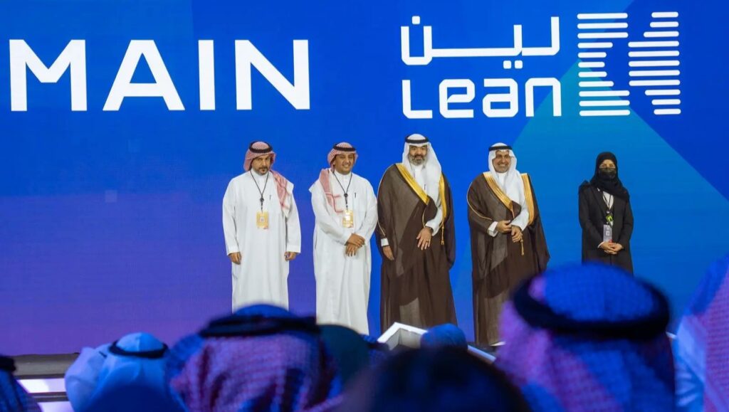 وزير الصحة يفتتح ملتقى الصحة العالمي ويعلن توقيع اتفاقيات بــ 124 مليار ريال لتعزيز الاستثمار في القطاع الصحي وزير الصحة يفتتح ملتقى الصحة العالمي ويعلن توقيع اتفاقيات بــ 124 مليار ريال لتعزيز الاستثمار في القطاع الصحي