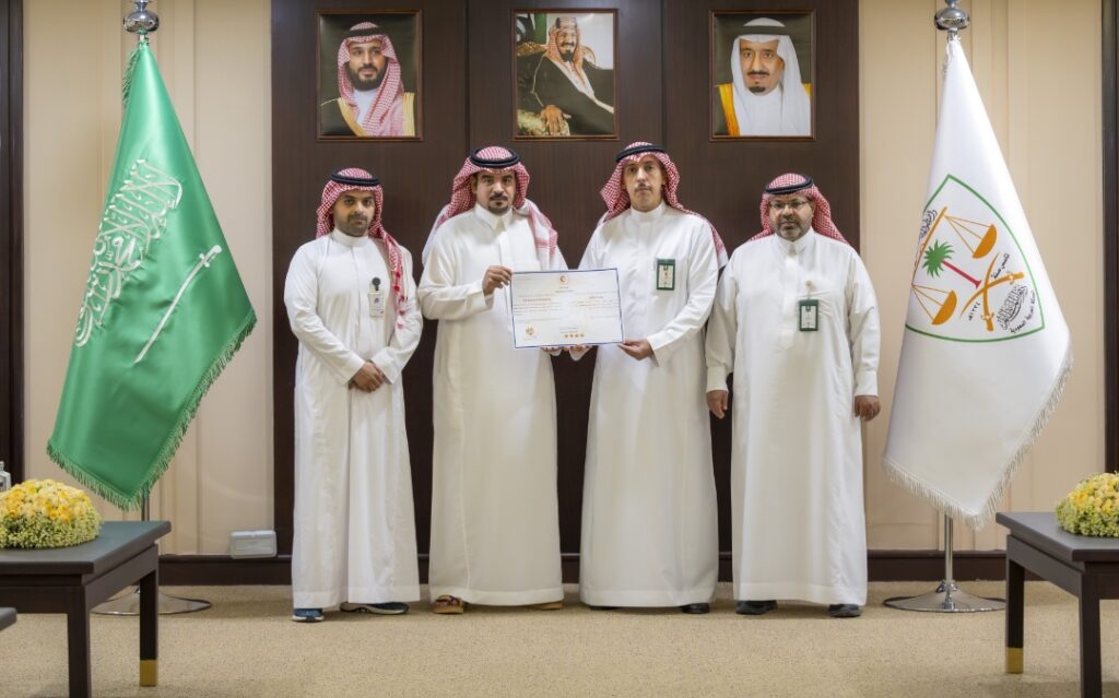 ديوان المظالم يؤكد على سلامة بيئته العملية بالحصول على شهادة الهلال الأحمر للسلامة الإسعافية