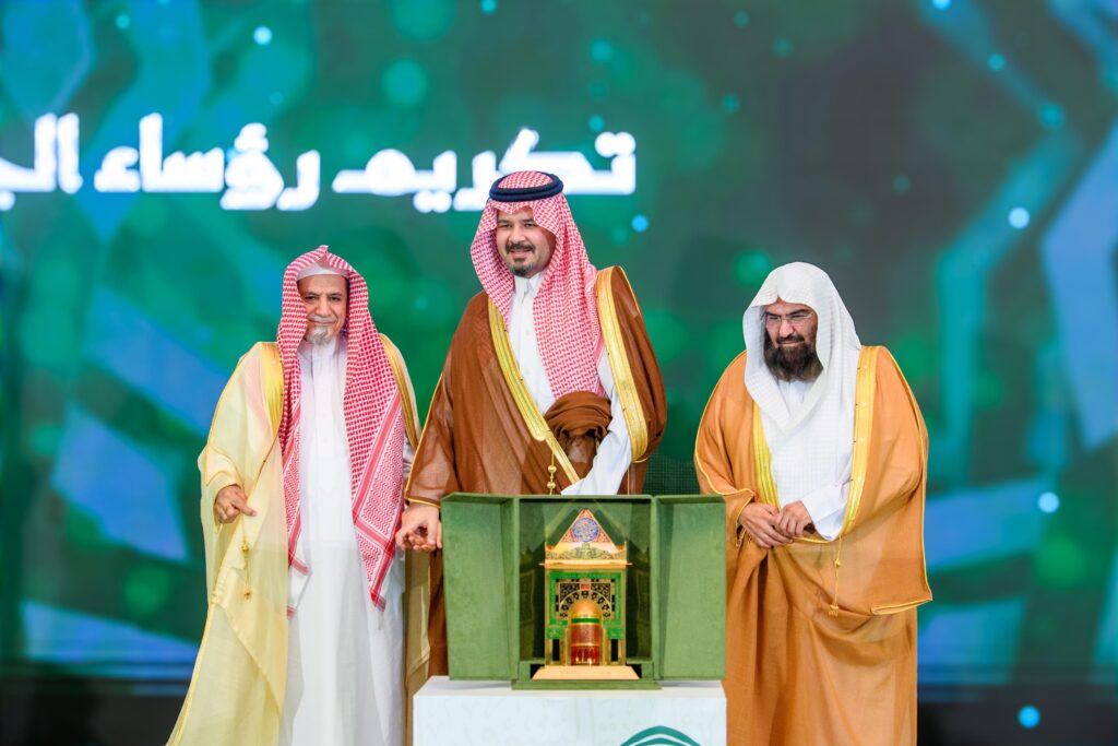 أمير المدينة يدشن ملتقى مآثر الشيخ عبدالعزيز بن صالح