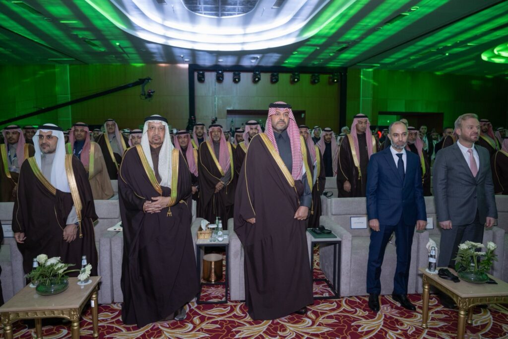 أمير الحدود الشمالية يدشّن منتدى الاستثمار 2025 بفرص استثمارية بقيمة 40 مليار ريال