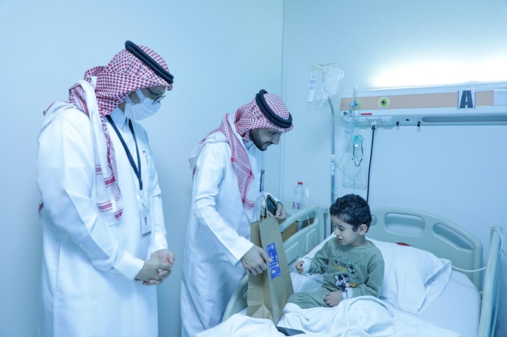 النعيرية العام يعزّز رعاية الأطفال المنوّمين بمبادرة “ترفيه وتعليم”