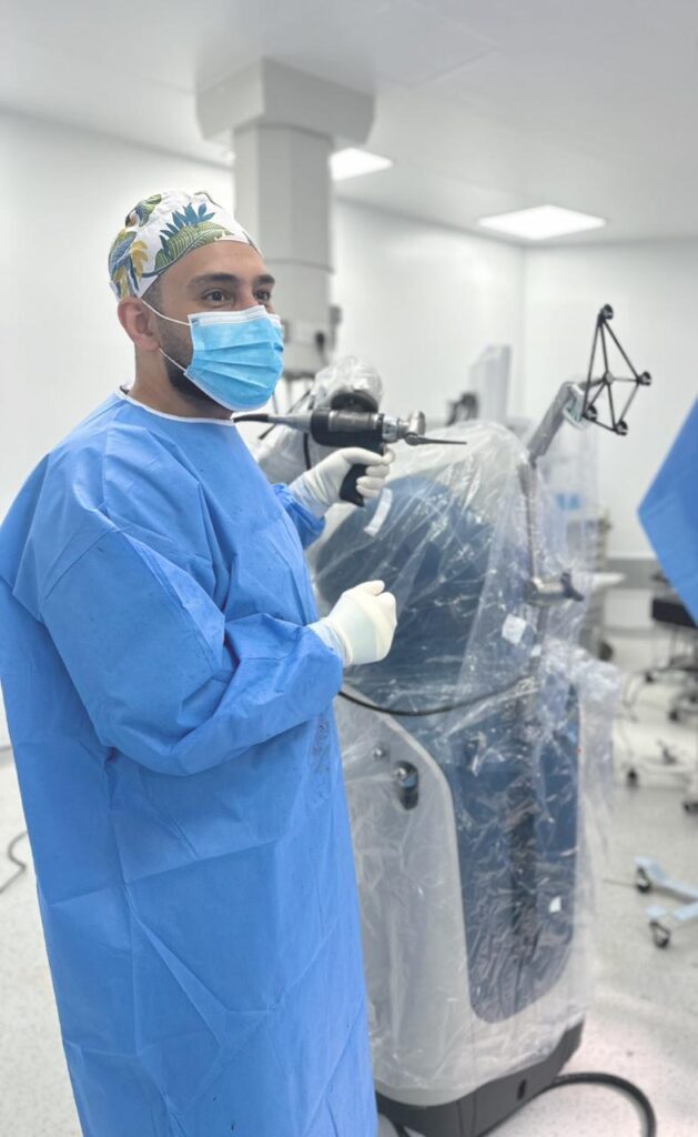 نجاح أول عملية تلبيس ركبة بالروبوت الحديث على مستوى المنطقة الجنوبية