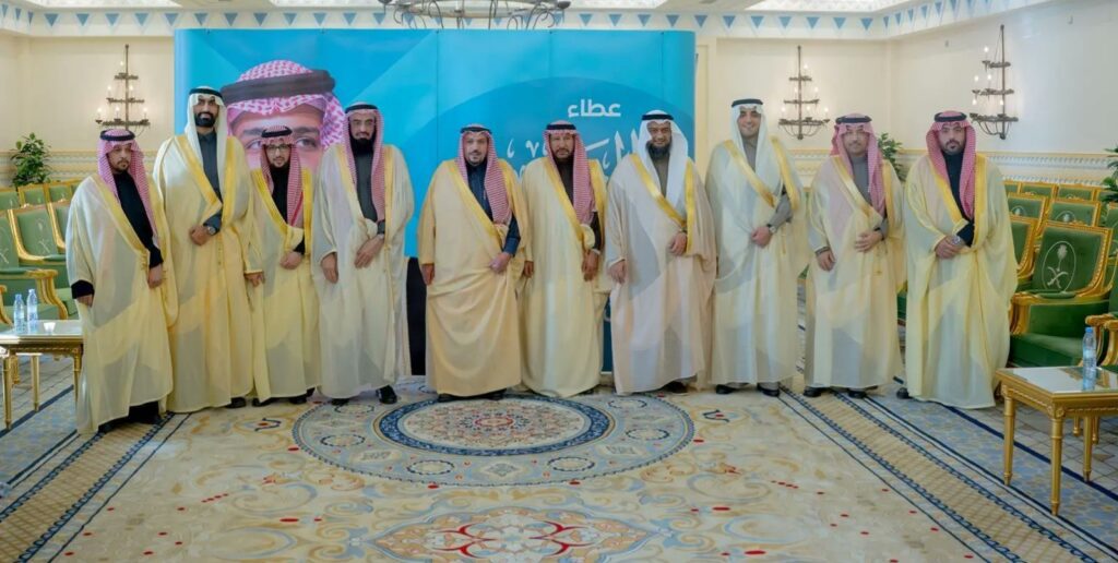 أمير القصيم يسلّم وثائق تملّك الوحدات السكنية للمستفيدين من تبرّع سمو ولي العهد