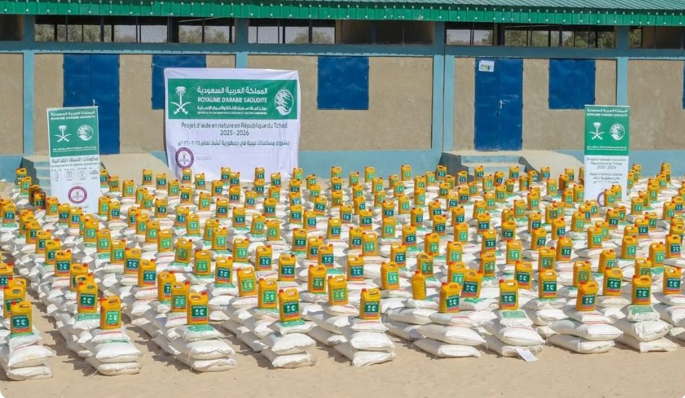 مركز الملك سلمان للإغاثة يوزع قسائم شرائية وسلالاً غذائية في اليمن وتشاد ويموّل مهام إسعافية بلبنان