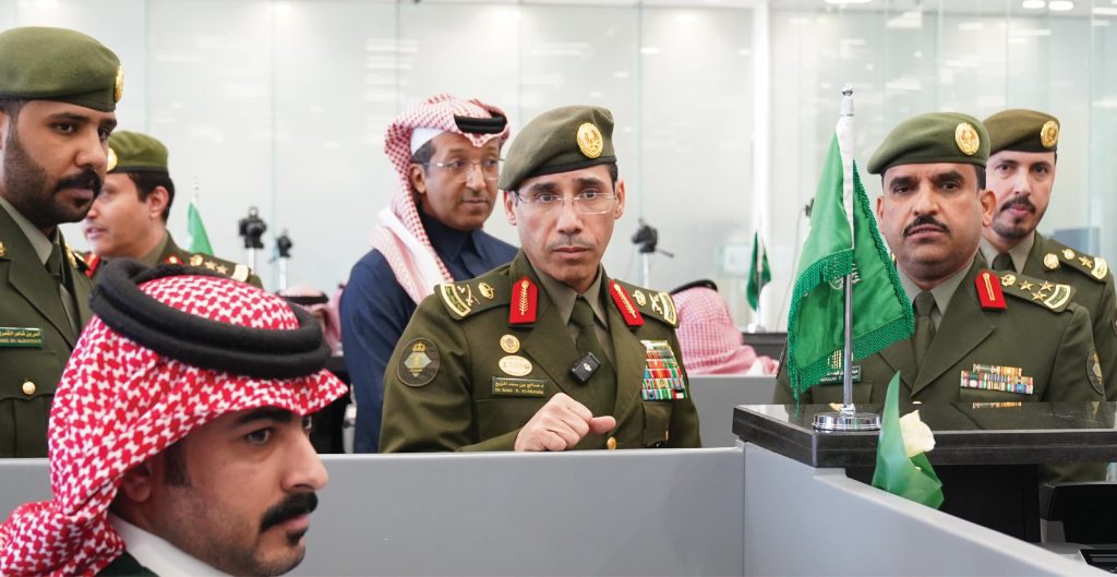 اللواء المربع يتفقد سير العمل بجوازات مطار حائل الدولي تزامنًا مع فعاليات الرالي الدولي اللواء المربع يتفقد سير العمل بجوازات مطار حائل الدولي تزامنًا مع فعاليات الرالي الدولي