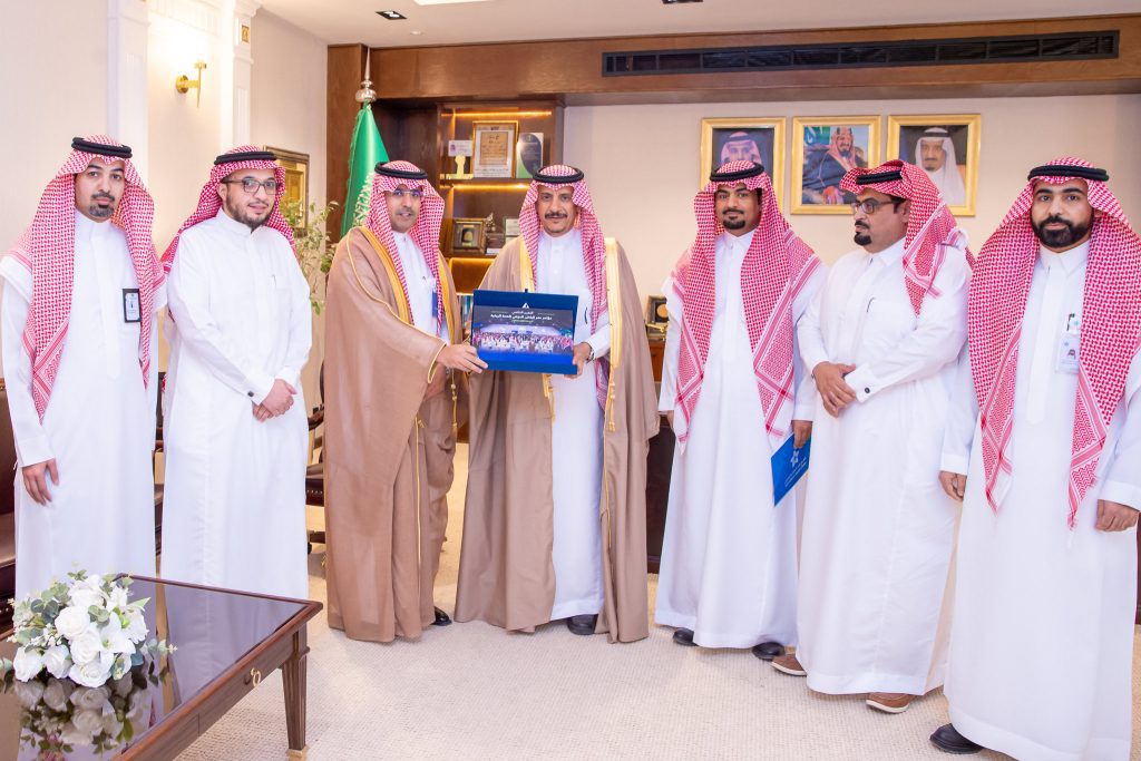 محافظ حفرالباطن يطّلع على التقرير الختامي لمؤتمر حفر الباطن الدولي للصحة الريفية 2026 محافظ حفرالباطن يطّلع على التقرير الختامي لمؤتمر حفر الباطن الدولي للصحة الريفية 2026