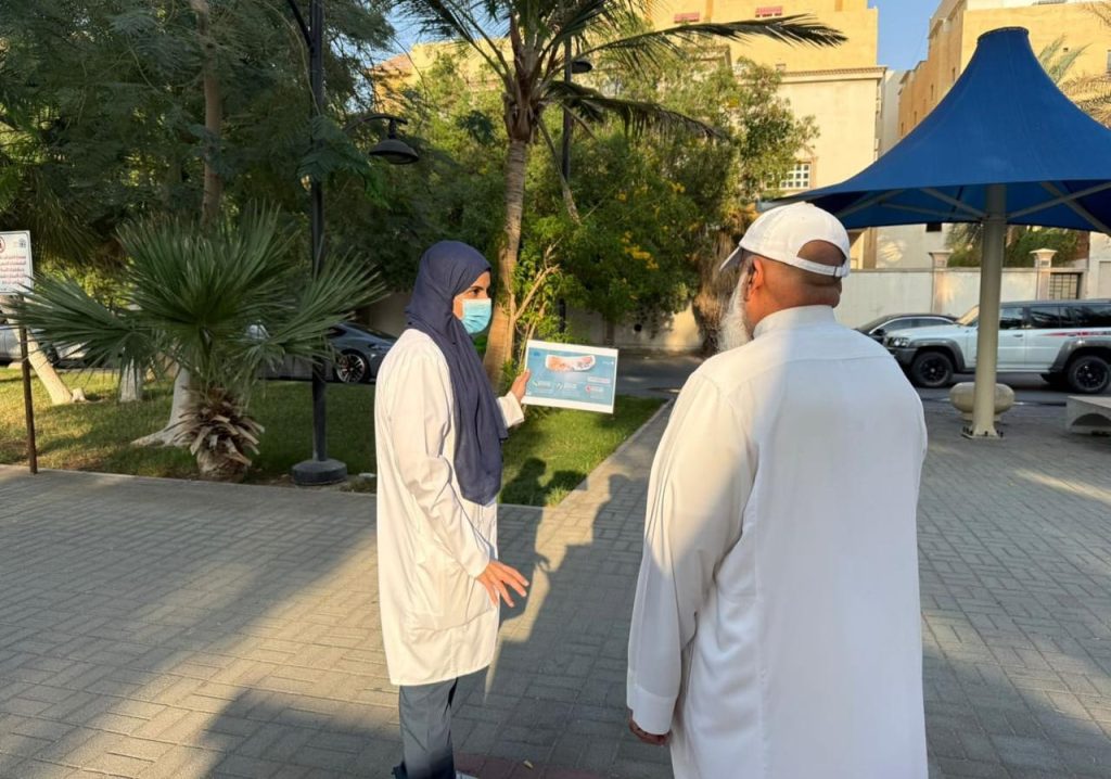 بالصور.. مجمع الملك عبدالله الطبي ينفذ مبادرات توعوية لتعزيز الصحة في جدة