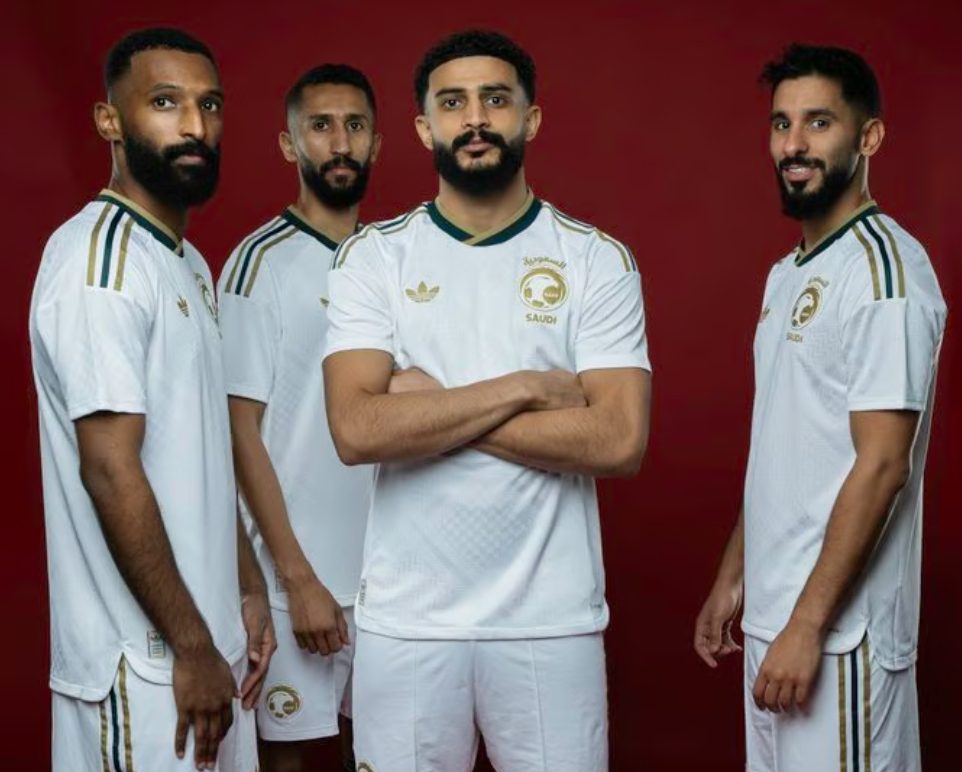 استعدادًا للمشاركة في نهائيات كأس العالم 2026.. الأخضر يطلق قميصه الثاني