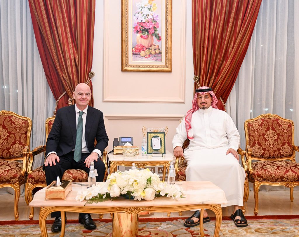 المسحل يلتقي برئيس الاتحاد الدولي لتعزيز التعاون بين الاتحادين