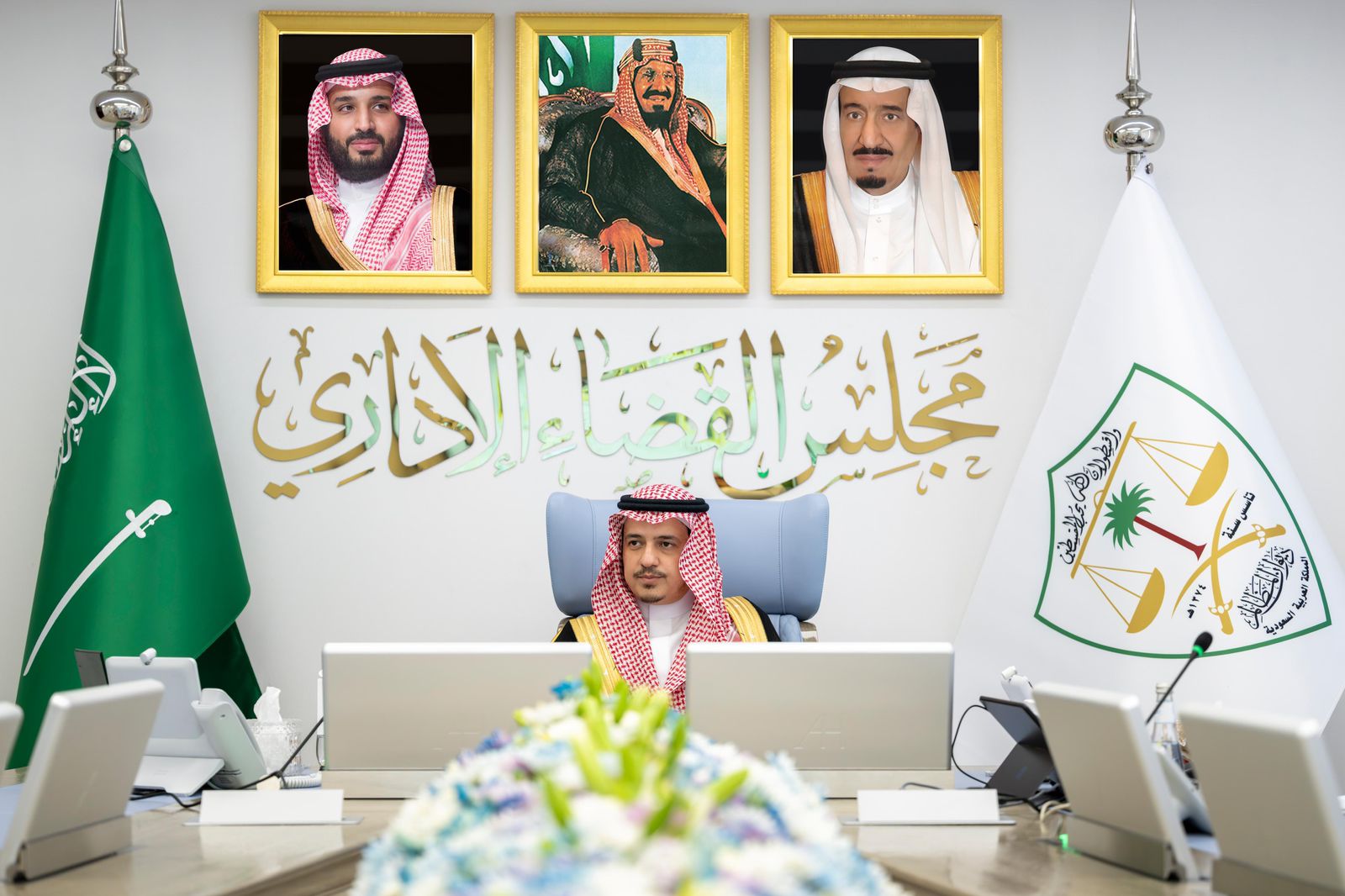 معالي د. الأحيدب يترأس جلسة مجلس القضاء الإداري التي أقرّت تشكيل عدد من الدوائر القضائية وترقية عدد من القضاة