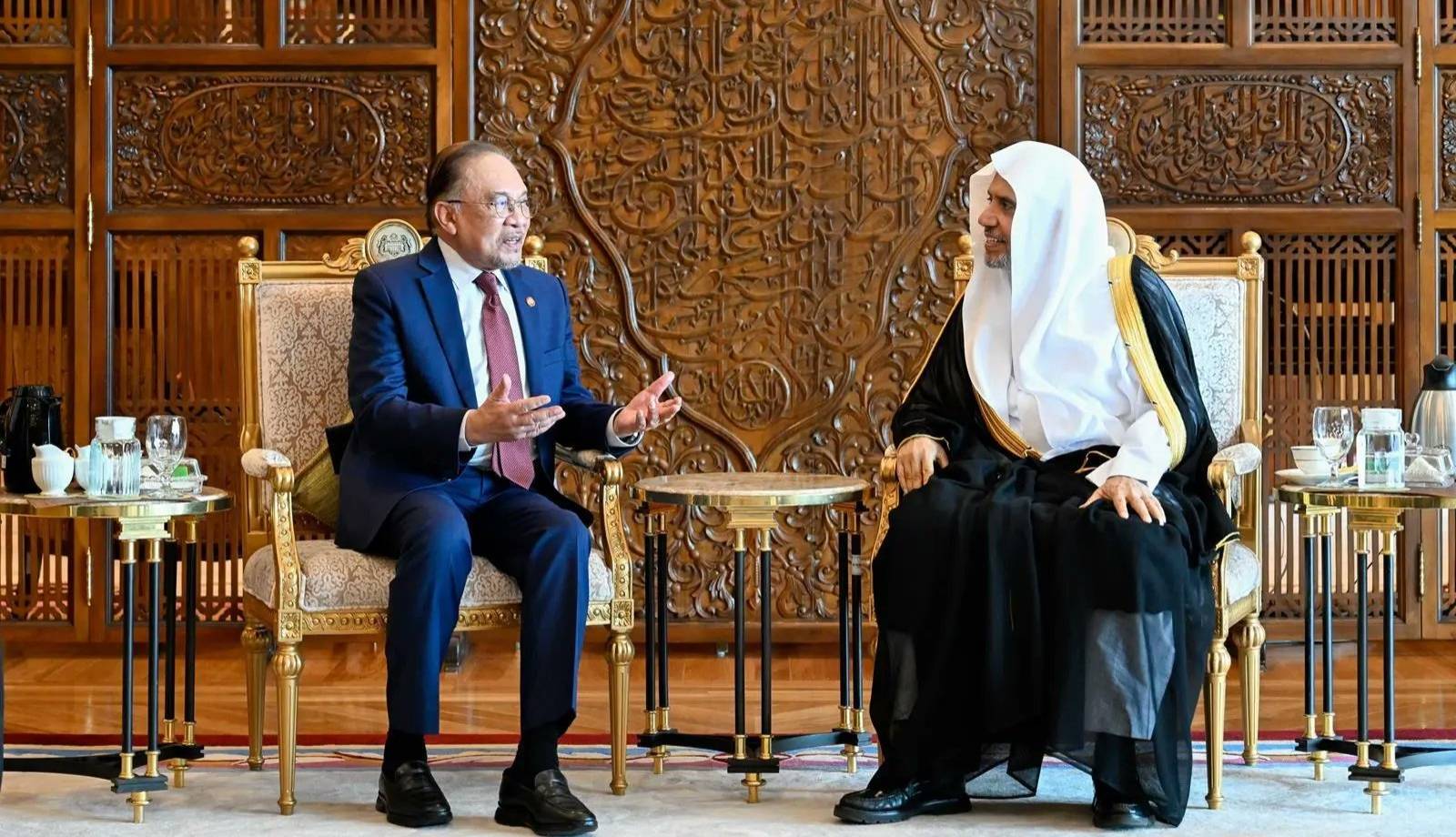رئيس وزراء ماليزيا يستقبل الأمين العام لرابطة العالم الإسلامي