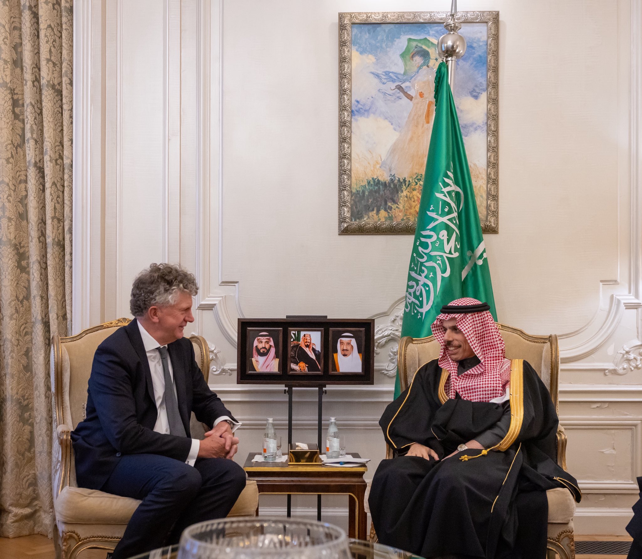 وزير الخارجية يلتقي مستشار الأمن القومي البريطاني