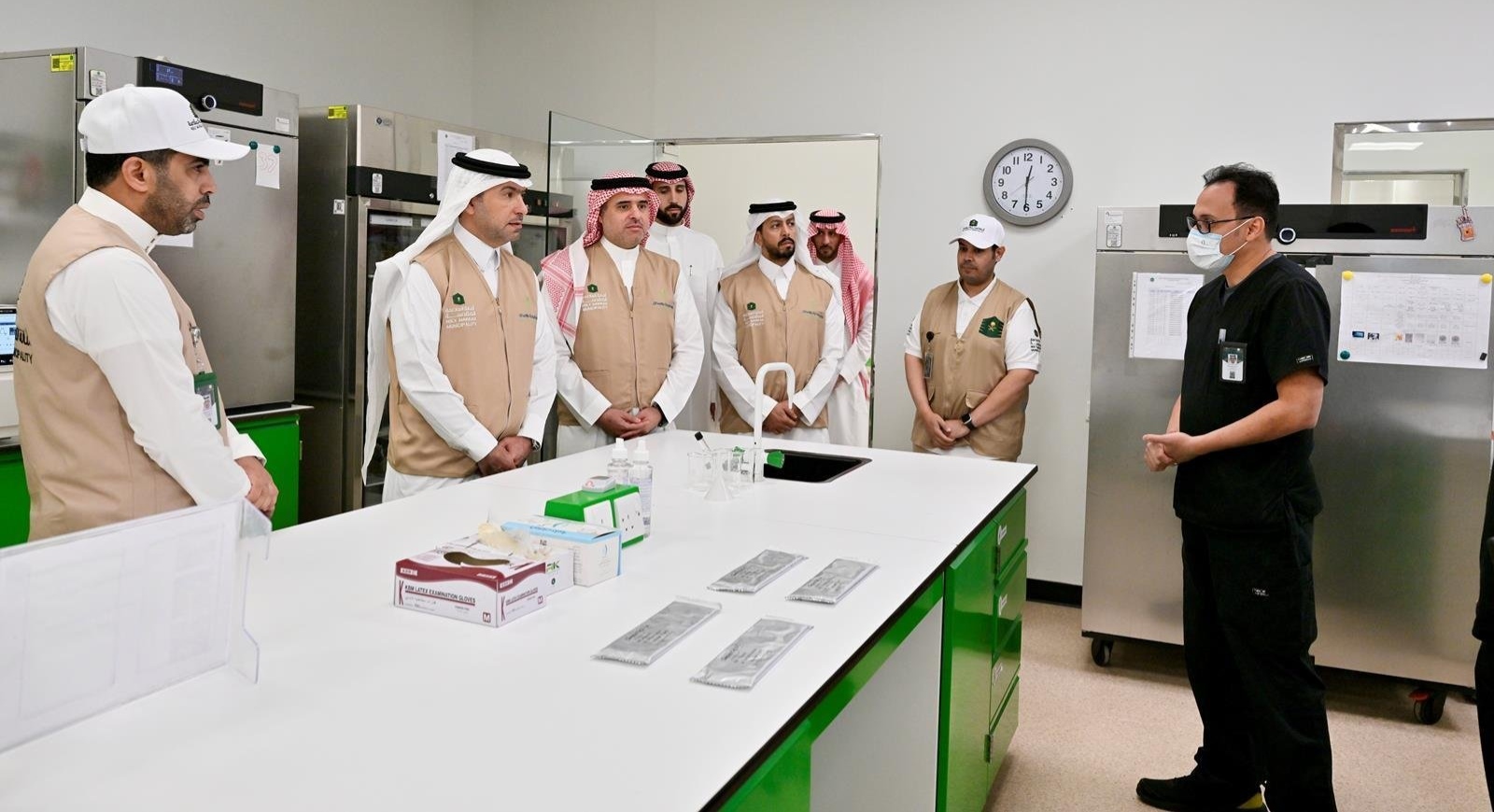 وزير البلديات والإسكان يقف ميدانيًا على جاهزية أمانة العاصمة المقدسة والمشاعر المقدسة لخدمة الحجاج وزير البلديات والإسكان يقف ميدانيًا على جاهزية أمانة العاصمة المقدسة والمشاعر المقدسة لخدمة الحجاج